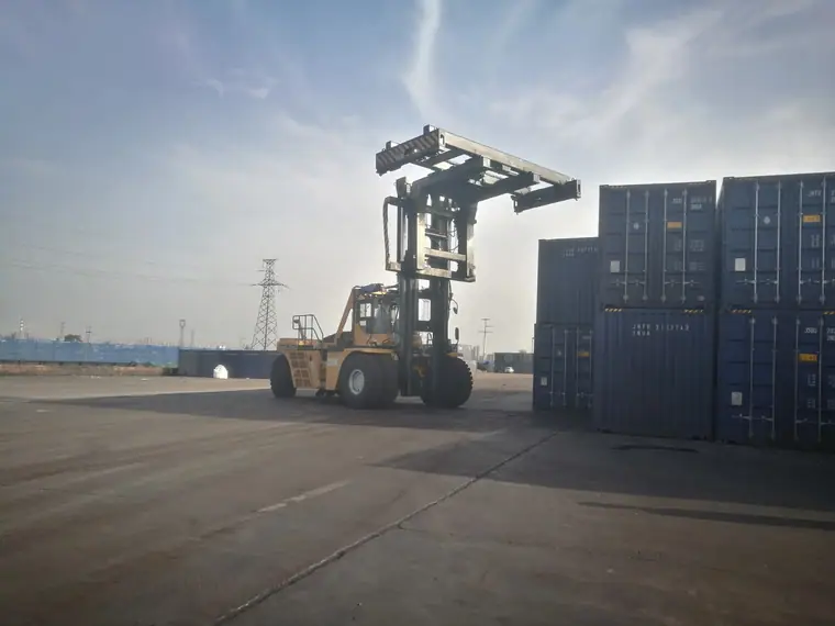 Tools and equipment used in port operations